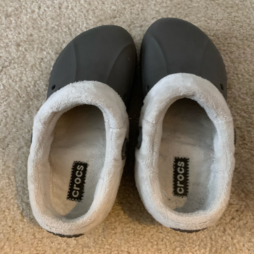 Women’s Fleece lined crocs size 8